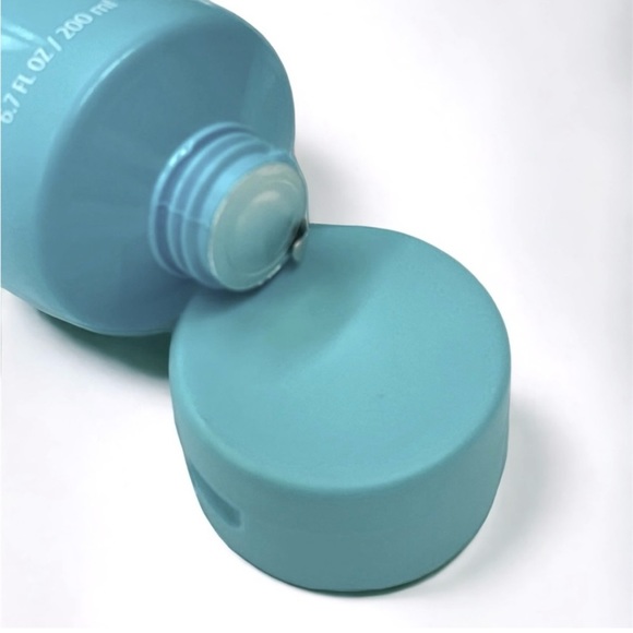 TULA The Cult Classic Purifying Cleanser - Picture 2 of 2